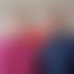 Papierboot aus Euro Schein als Symbol für den Unterschied zwischen Brutto und Netto.