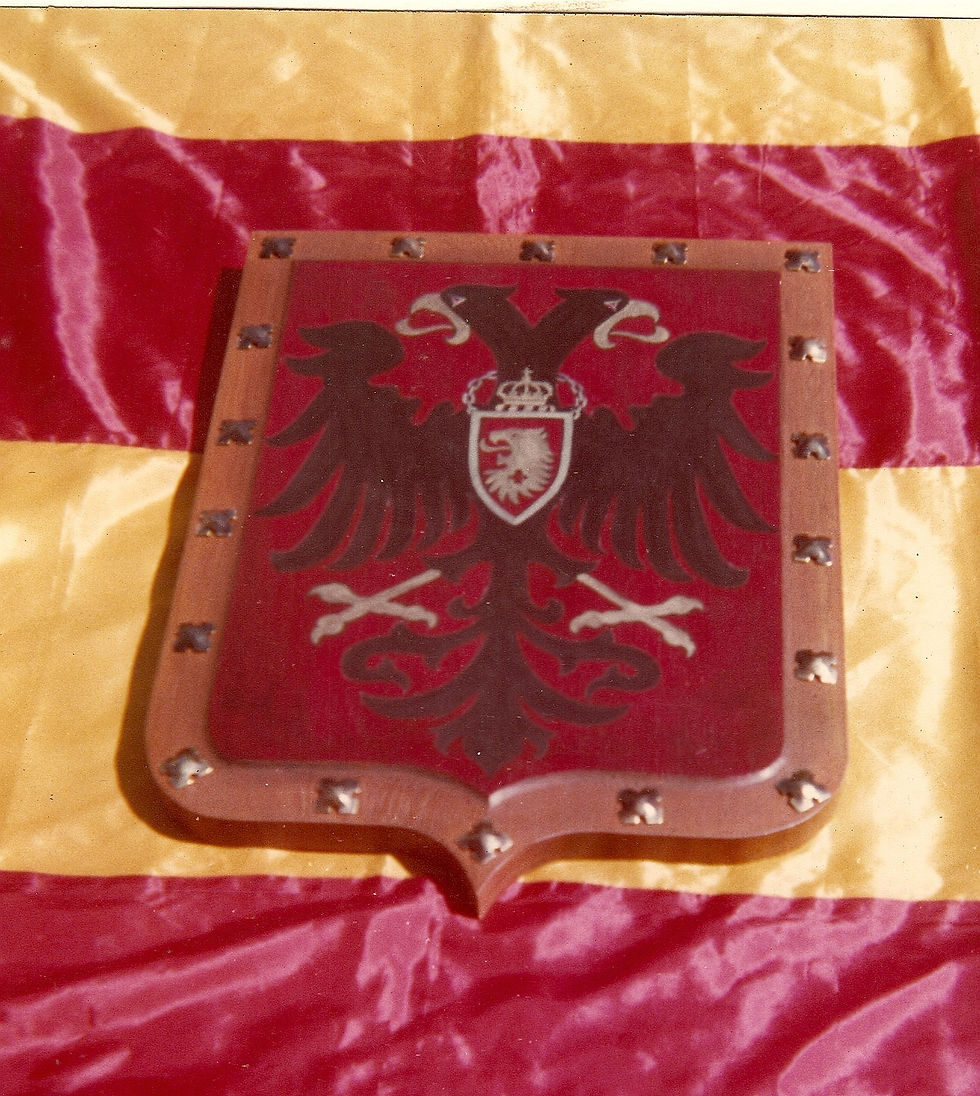 Brasão em Madeira