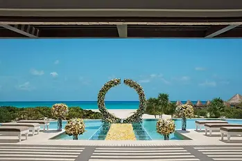 Dreams-Playa-Mujeres-President-Suite-Wedding-e1568913345805-1024x683.webp