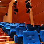 Scene de Nuit-Theatre
