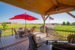 New composite deck with overhang in Cedar Falls, Iowa