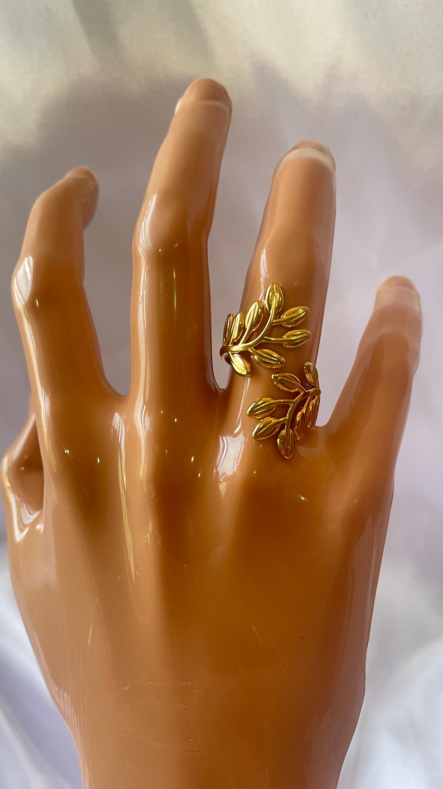 Anillo de Hojas
