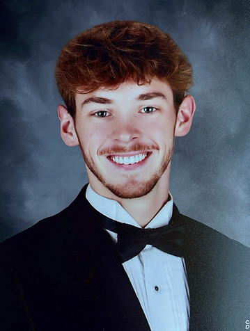 Grad Pic - Quinn Metcalf.jpeg