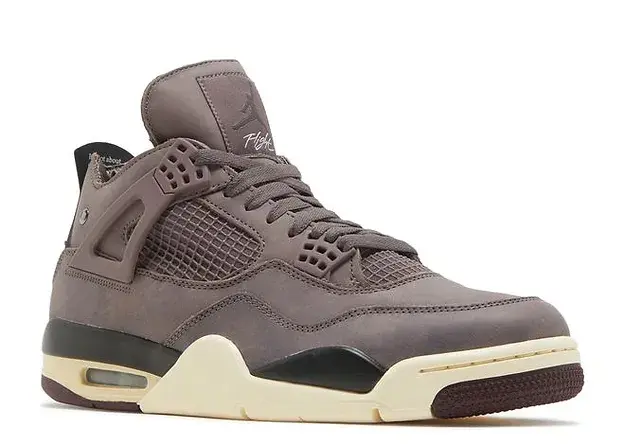 JORDAN 4	A MA MANIÉRE SIDE VIEW