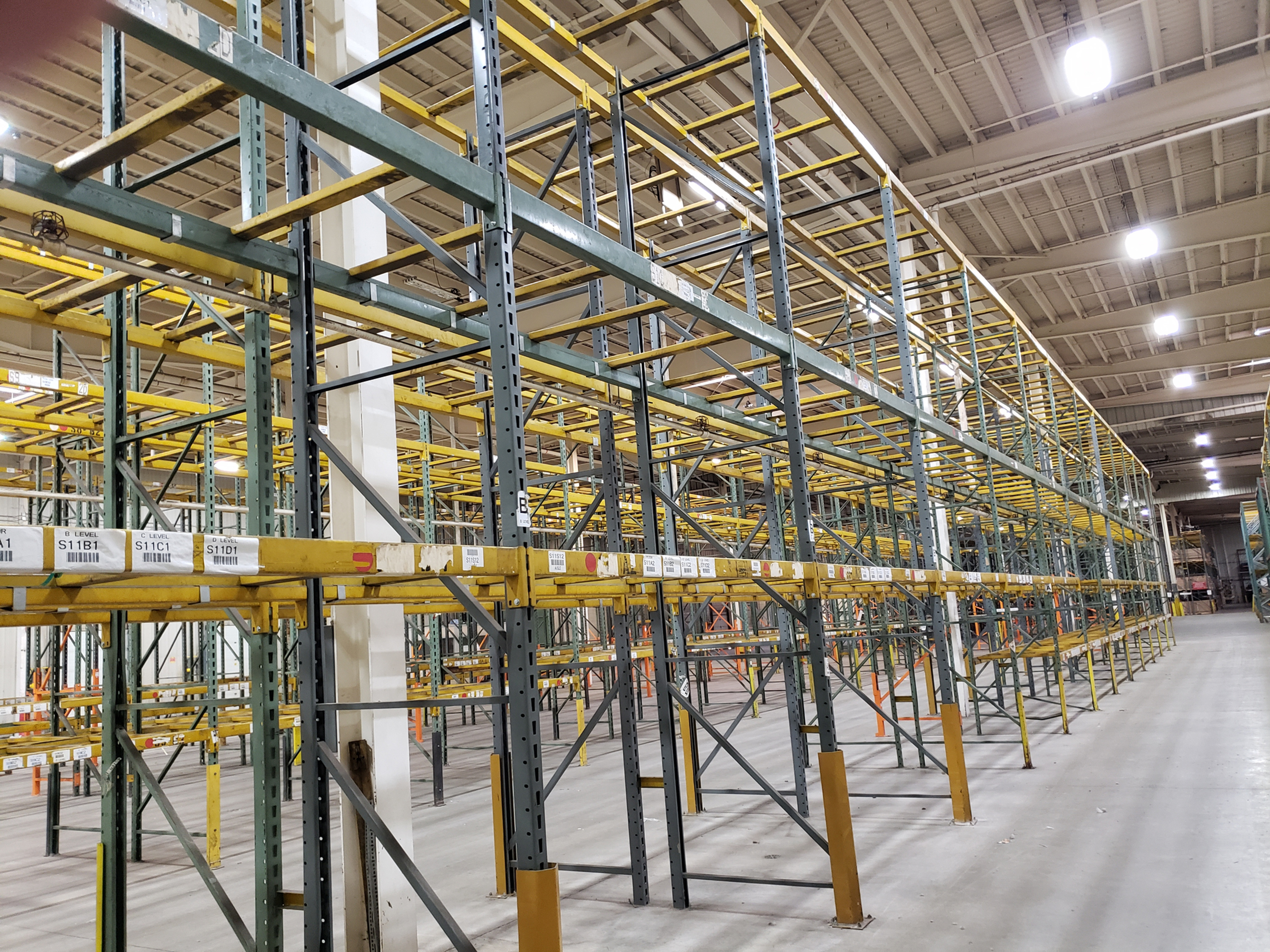 Industrial Keystone Pallet Racking 18' High - 36" or 44" Deep