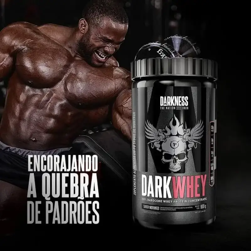 Dark Whey, musculoso com produto Darkness, incentivando a quebra de padrões. Combo maxtitanium.