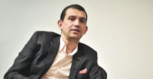 Emilio Tapia reaparece de compras tras su libertad condicional