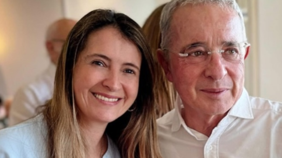 “No la ataquen por mis errores”: Uribe sale en defensa de Paloma Valencia