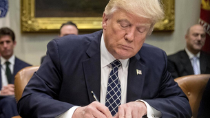 Trump firmó orden ejecutiva para negar la ciudadanía a hijos de inmigrantes ¿En qué consiste?