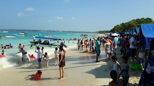 Indignación por cobro obligatorio para ingresar a playa en Cartagena