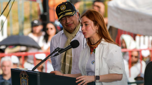 Incómodo momento entre Petro y Gloria Miranda en evento del Cauca