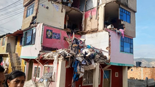 Casa de 4 pisos colapsó en el municipio de Soacha, 3 personas resultaron heridas