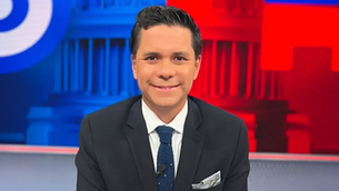 Luis Carlos Vélez no aguantó las lágrimas ante regalo que le hizo la hermana de Miguel Uribe