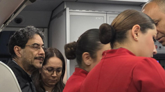 “¡Que se vaya en bus!”: momento incómodo vivió Iván Cepeda en un avión