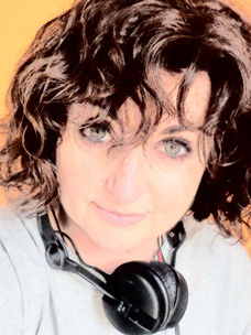 maripaz valdes locutora spanish voice over audiolibros home studio