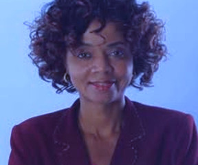 Lia Tutt Headshot_edited.jpg