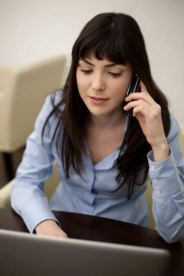 Femme au téléphone