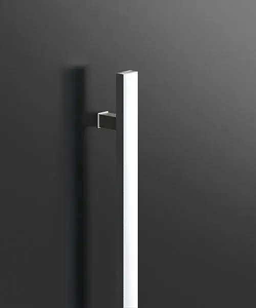 Tirant de la porte d'entrée Q45R (inox)