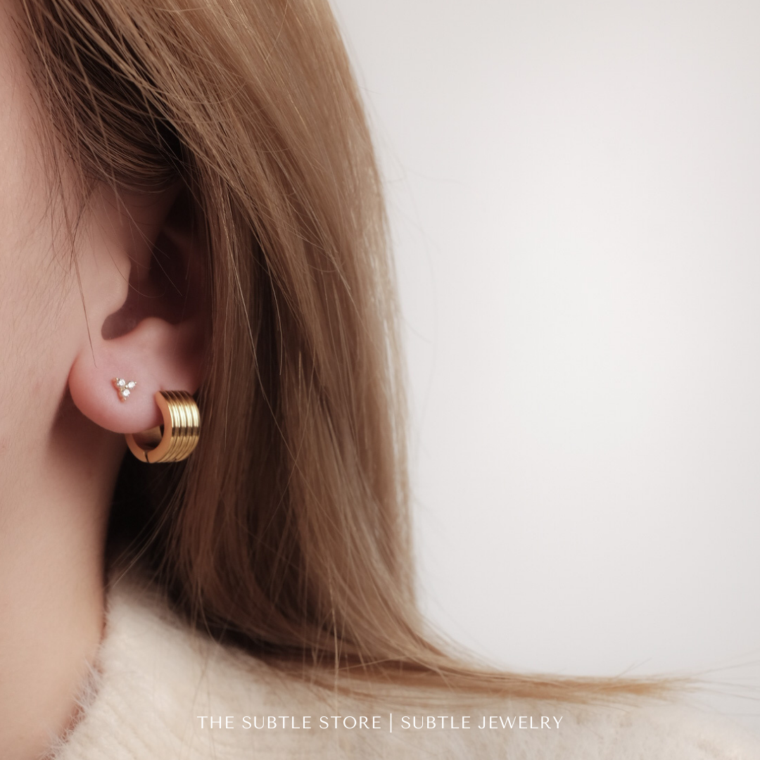 (防水) Closed Thick Hoop | 18K Earring