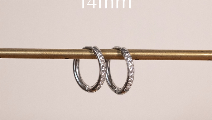 (防水) 14mm Silver White Stone Huggie | 18KGP Earring