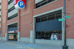 375 Garage entrance - 1z3a8699