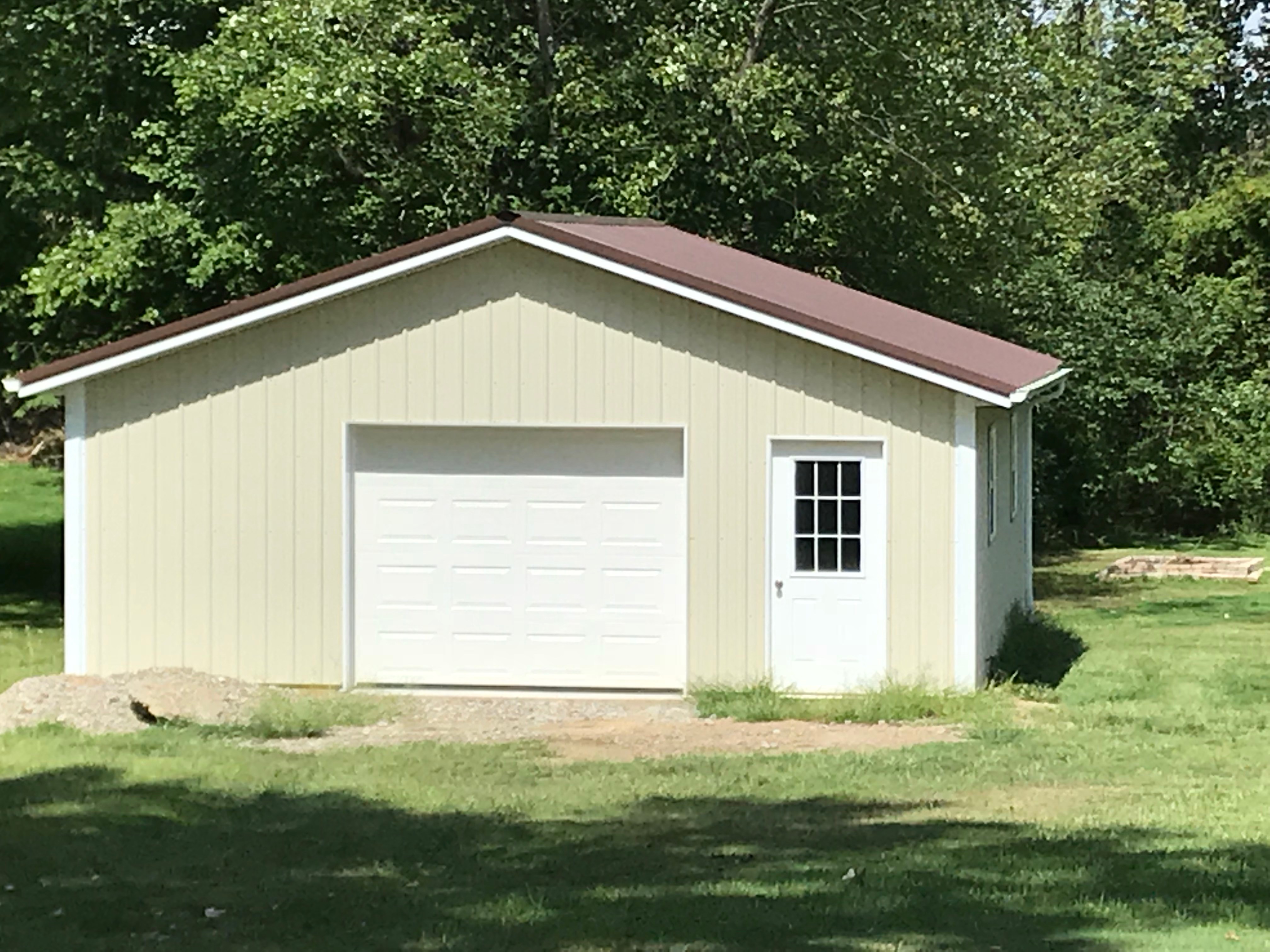 Pole barns. Custom built post frame buildings.