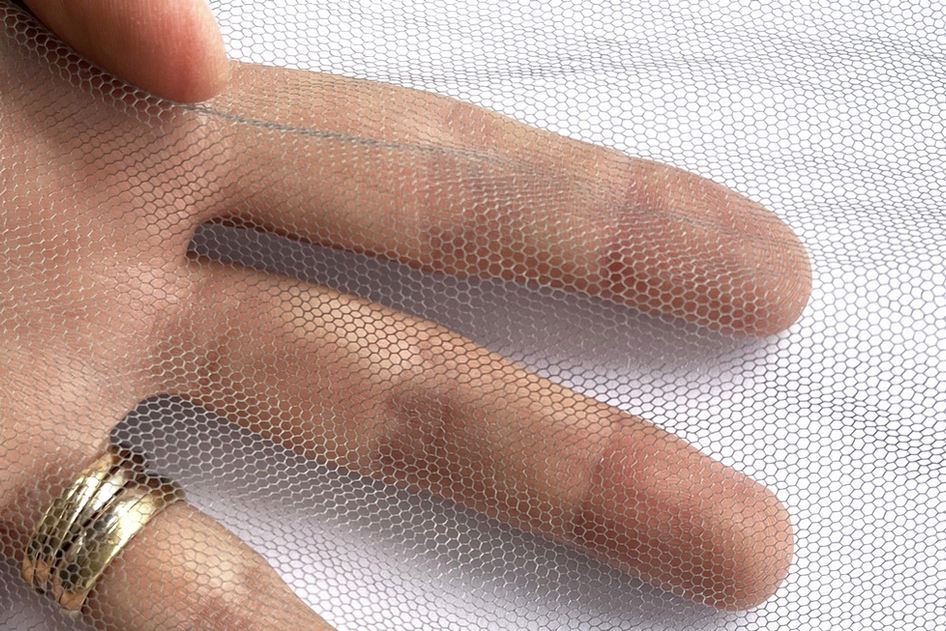Uus ja parem võimalus holograafiaid teha muuseumites ja lavadel: "Holo Scrim" vs traditsioonilised kangad ja kuulus Pepperscrim.