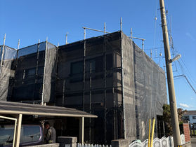 徳島県板野郡松茂町｜外壁塗装工事　足場組み立てが完了しました！