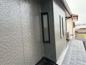 徳島藍住・K邸様ついに完成！濃グレー外壁＆屋根の艶やか仕上げ｜関西ペイント・ラグゼ無機シリーズで高耐久!