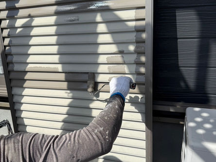 雨戸の色褪せ・サビ対策/外壁塗装と同時施工で高品質仕上げ!