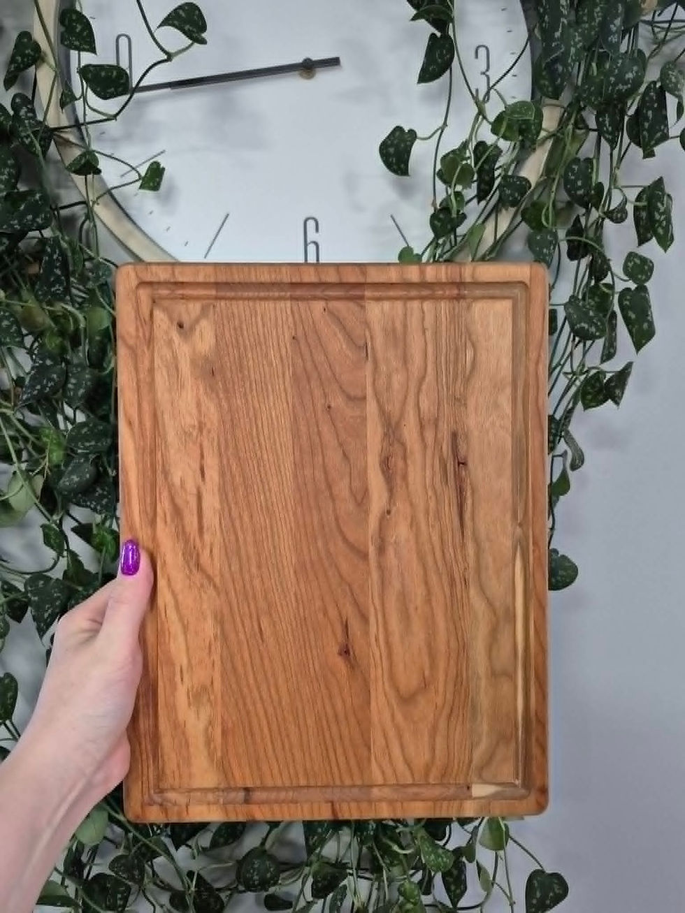 Thumbnail: Wooden cutting board with engraved handwritten recipe