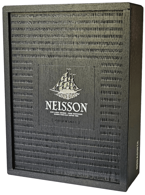 Miniature : Coffret en bois de la bouteille de vieux rhum de Martinique NEISSON Nonaginta XO Full Proof 47.6°
