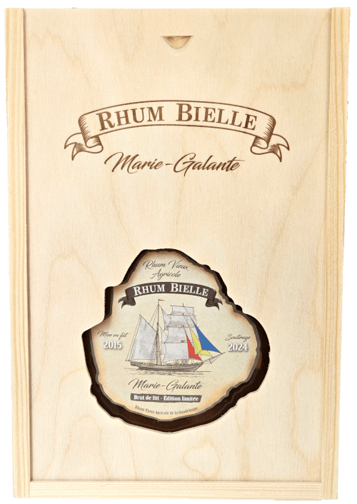 Miniature : Bouteille de vieux rhum agricole de Marie-Galante BIELLE La Goélette 2015 Brut de Fût 54.6° dans coffret