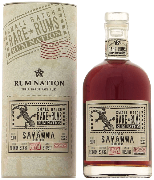 Bouteille de rhum de l'île de la Réunion RUM NATION 2006 Savanna Traditionnal Sherry Finish 57,65° avec tube