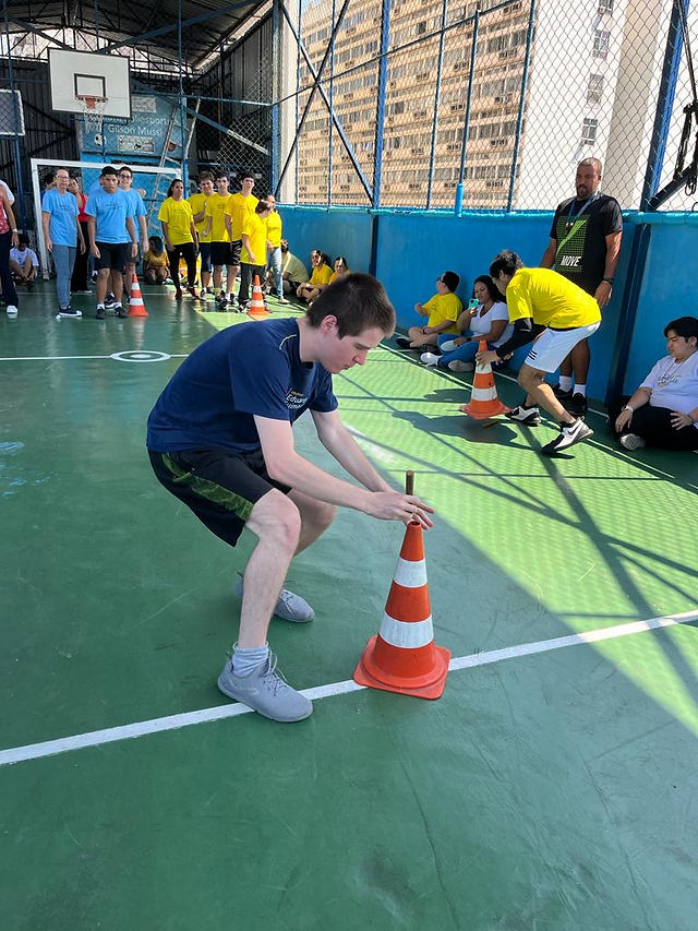 Alunos competindo nas olimpíadas escolares
