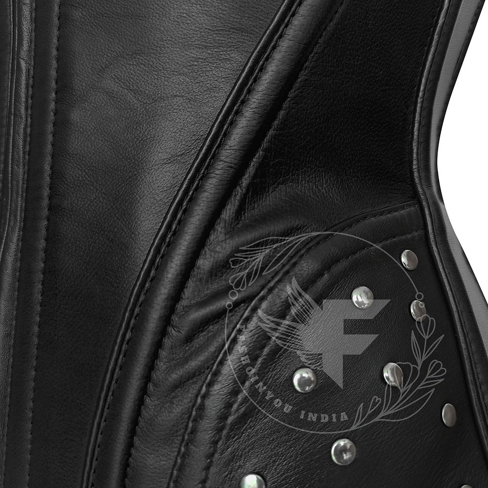 サムネイル： Close-up of premium genuine leather texture and steel busk front closure on punk overbust corset