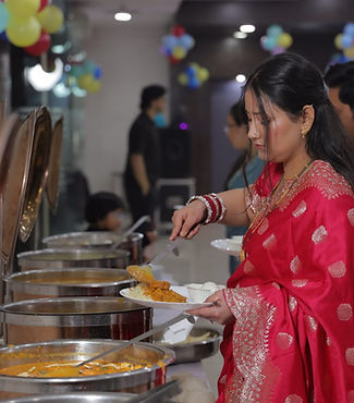 patna-caterers-guest-serving-buffet.jpg