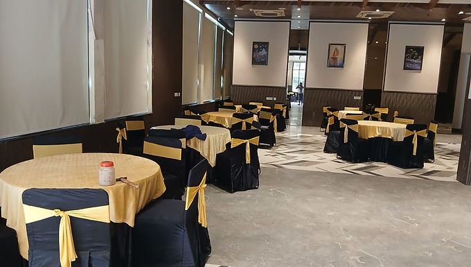 Small party catering from 25 guests: veg from ₹589/plate, non-veg from ₹689. Fixed menus, staff, chafers. Greater Noida West, Ghaziabad & Delhi-NCR. WhatsApp us.