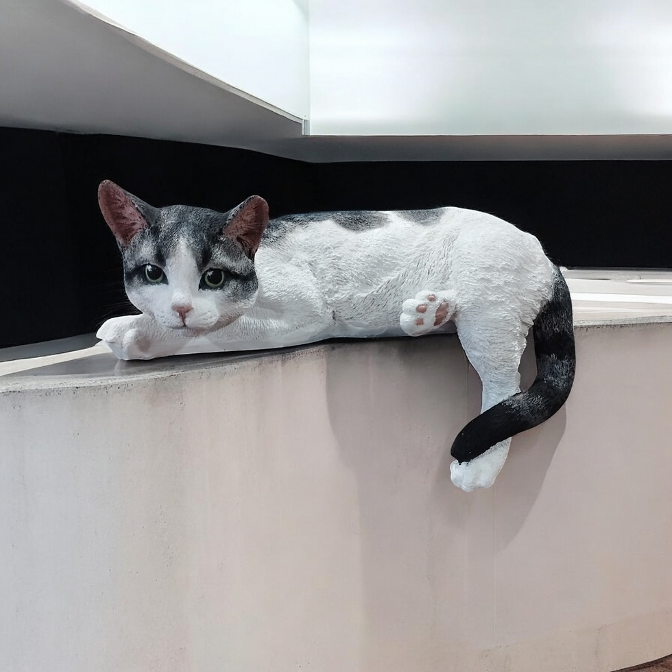 Thumbnail: Realistic Cat Statue Decor Hanging from the Shelf