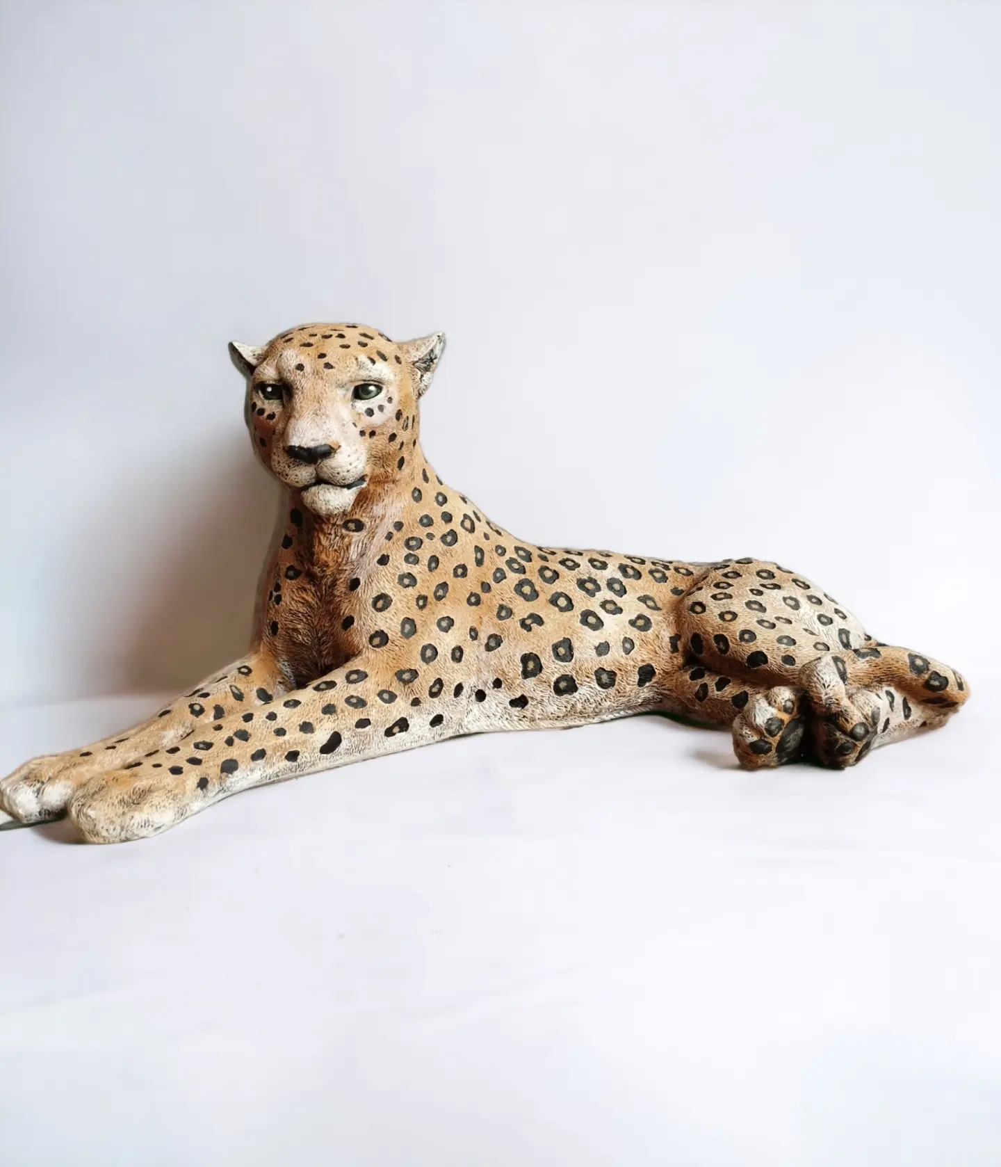 reclining leopard sttaue