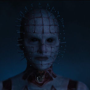 Jamie Clayton apareceu pela primeira vez caracterizada como Pinhead no remake de Hellraiser!