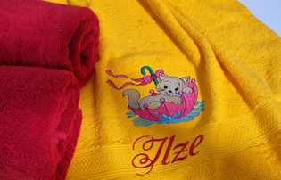 Izšūts vārds Ilze uz dvieļa