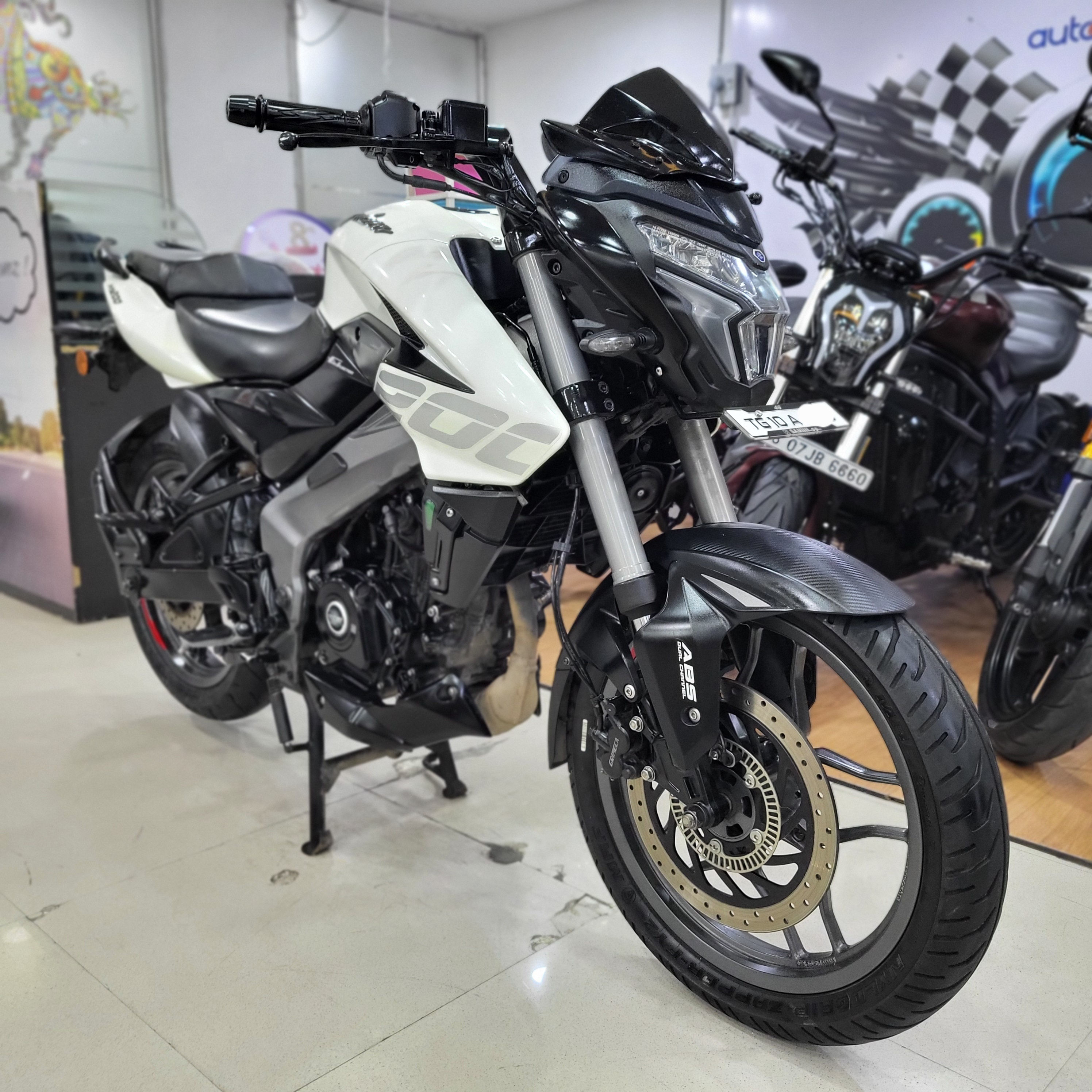 Bajaj Pulsar NS200, 2024
