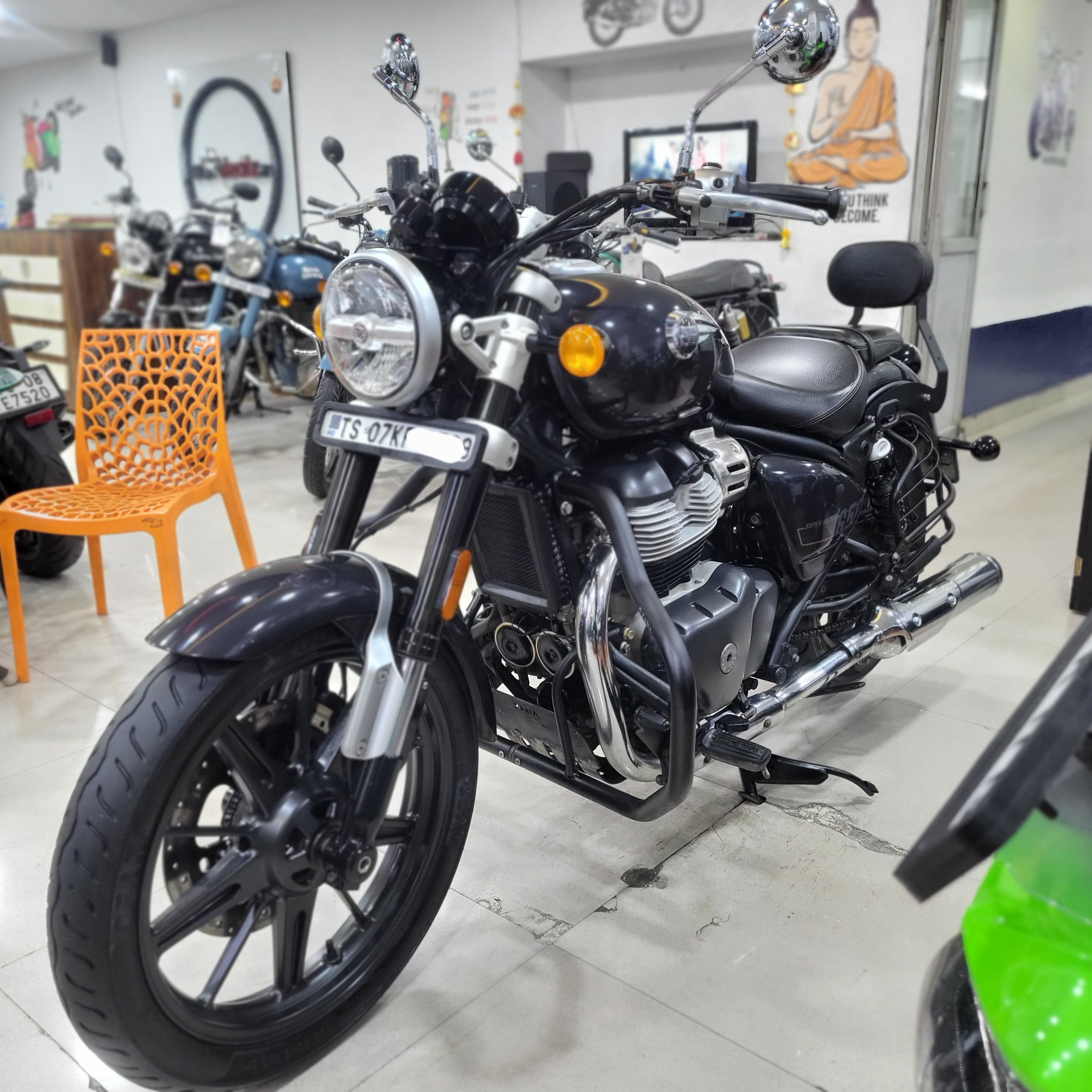 Royal Enfield Super Meteor 650