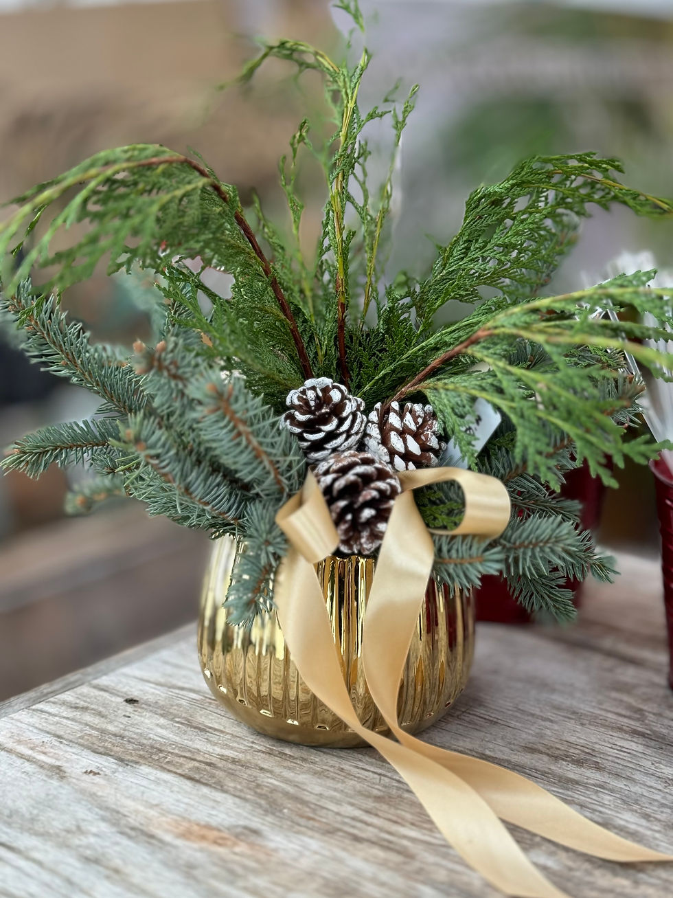 Thumbnail: Golden Elegance - Indoor Arrangement