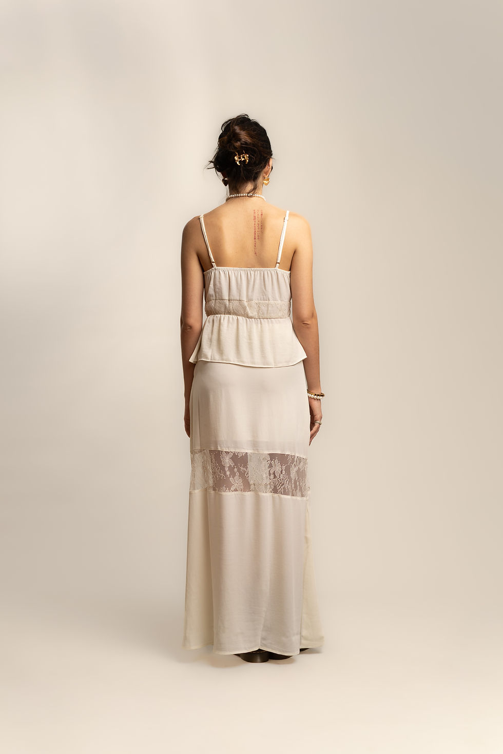 Miniatura: BLUSA EM CREPE COM DETALHE EM RENDA