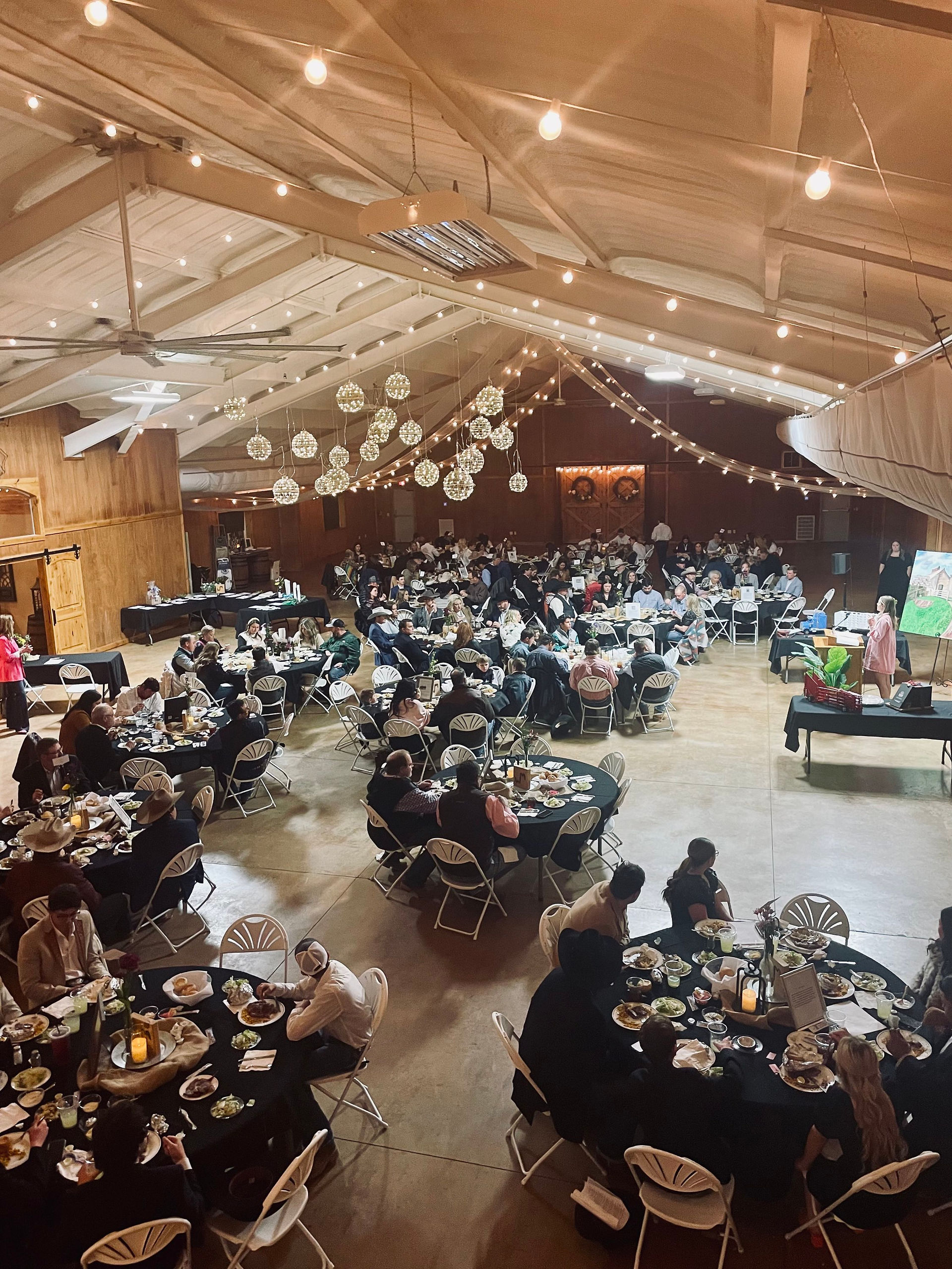 Amarillo event space for business parties, holiday parties, corporate meetings, corporate luncheons, and team building exercises. Functional space, up to 500 guests inside event venue, largest event venue in Amarillo, business luncheons, annual luncheon for corporate meetings .