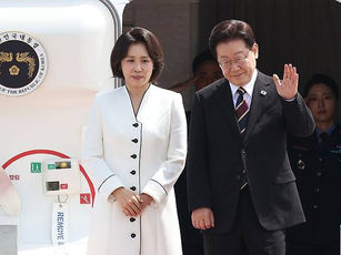 이 부정평가 50% 돌파... 첫 데드크로스