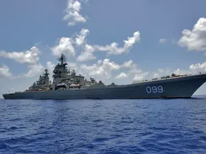 이란,이스라엘 보복하면 박살! 미국, 중동에 순양 구축함 전략 폭격기 배치 만일 사태 대비