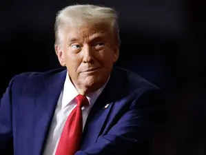 트럼프 대통령 인기 소폭 반등 41.3%에서 44.8 % 랭크